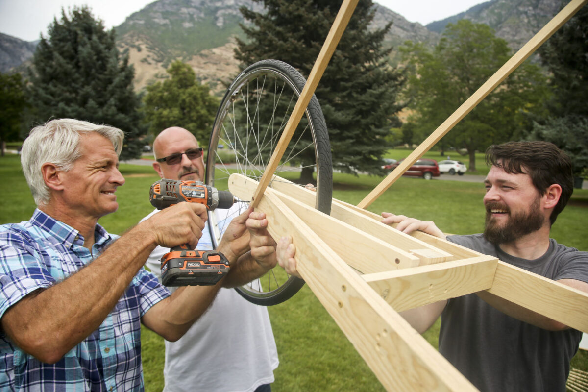 Pat Hartness Family honors photographer’s legacy with model plane, art | News ...